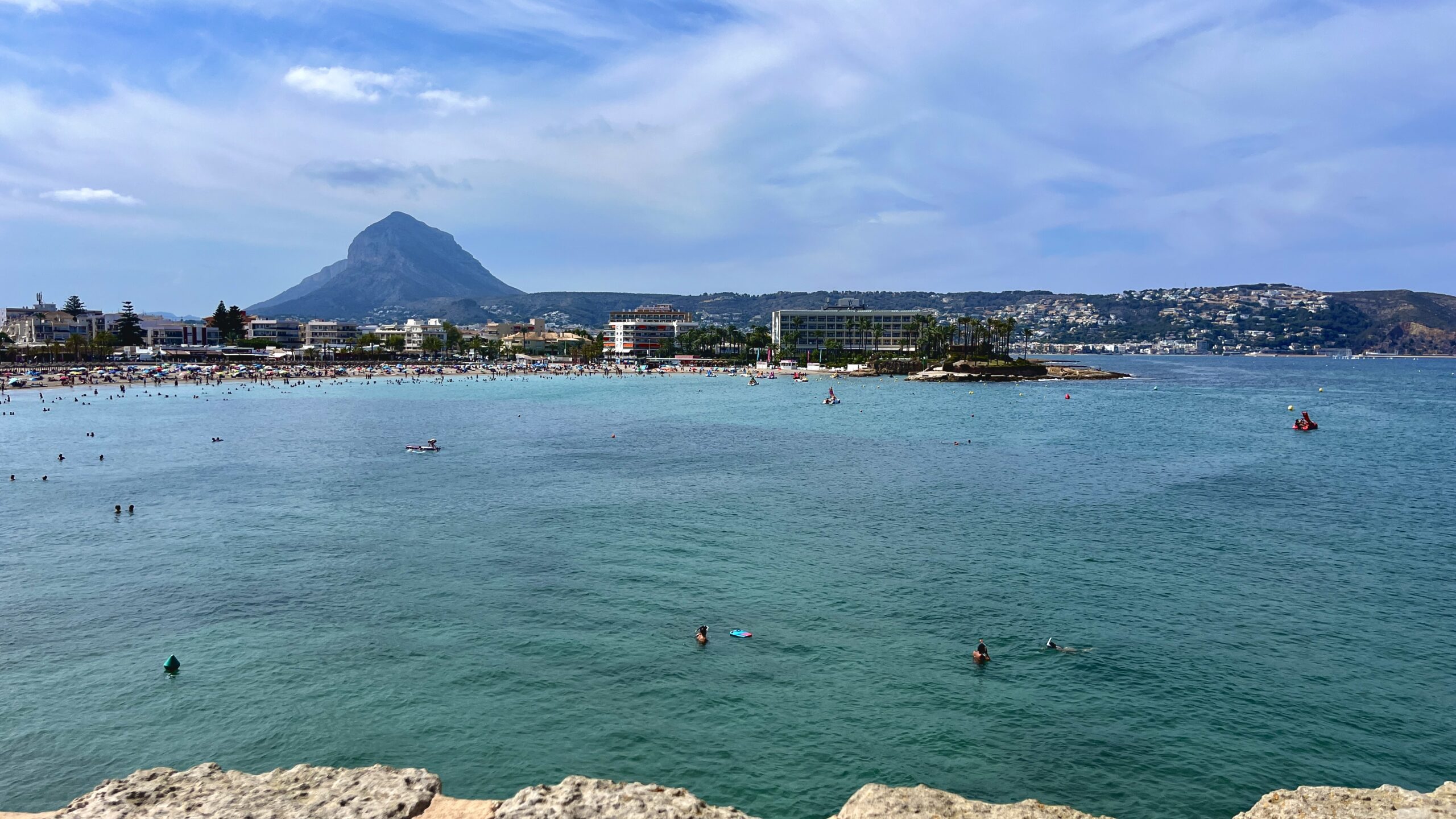Leven in Javea: Ontdek waarom leven in dit paradijs aan de Zuid-Kust een Bijzondere Keuze is