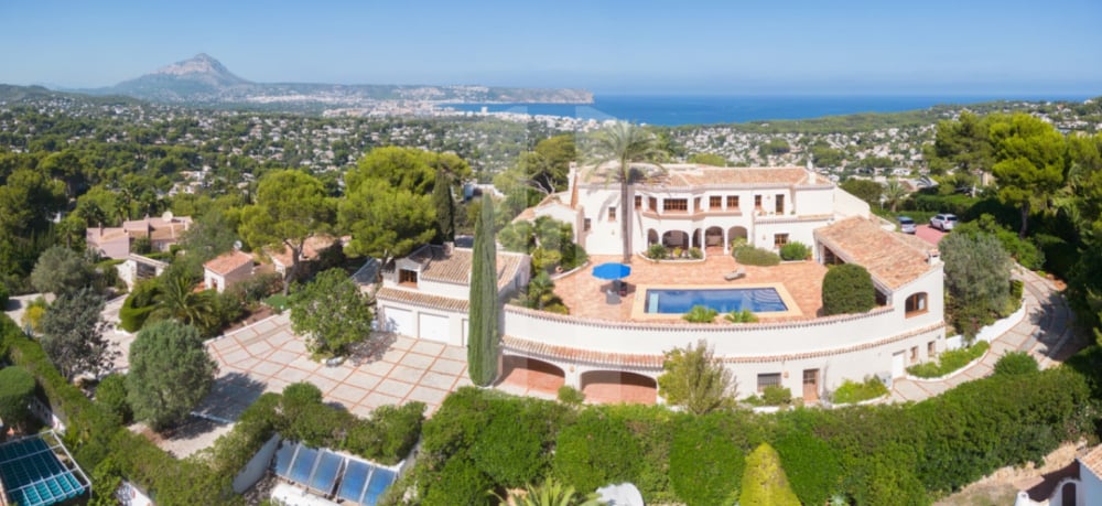 Very spacious luxury villa for sale in Javea