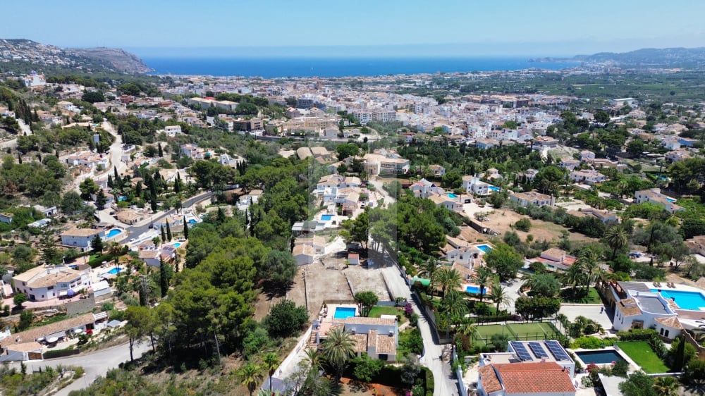 Plot for sale in Els Castellans with sea views and in a residential area