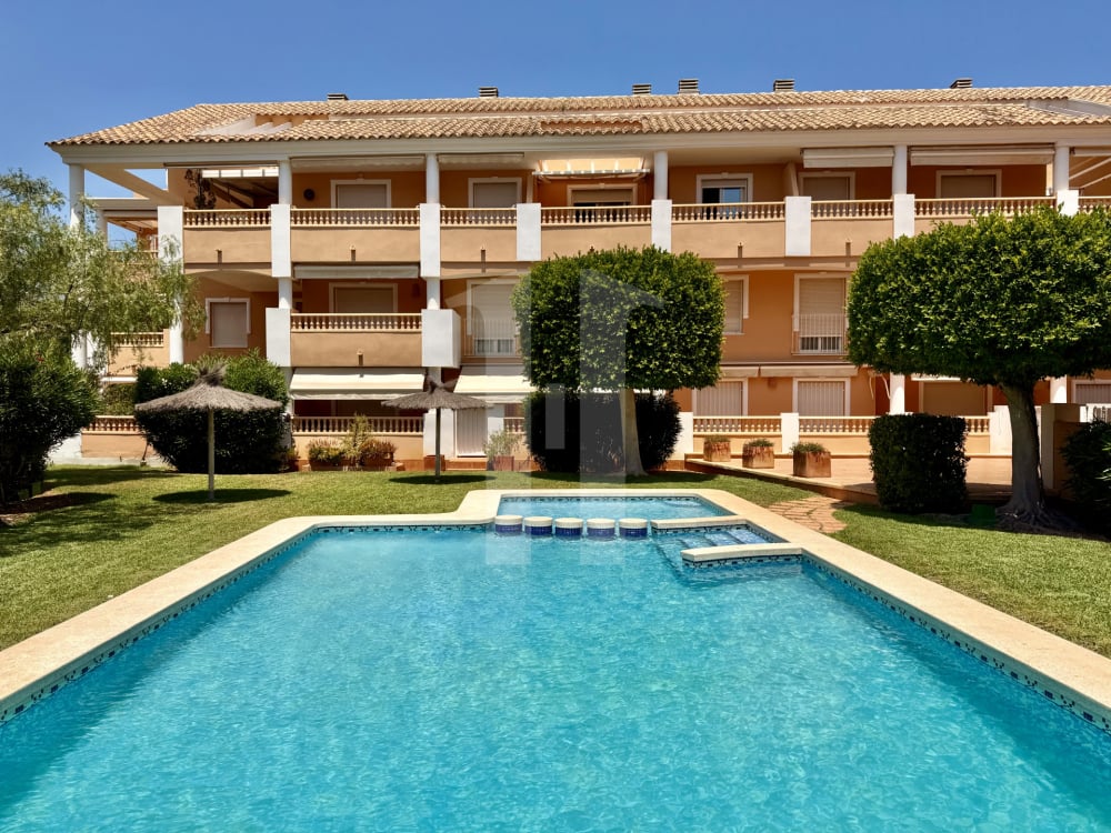 Apartment for sale in Javea on second line to the Beach