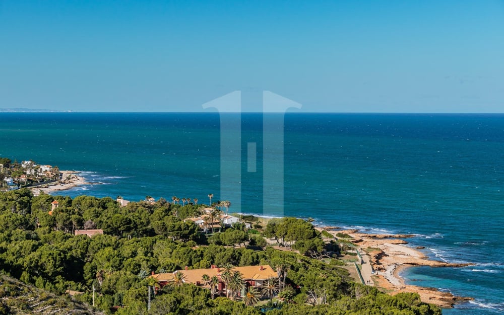 Villa en venta en Dénia en primera linea de la playa