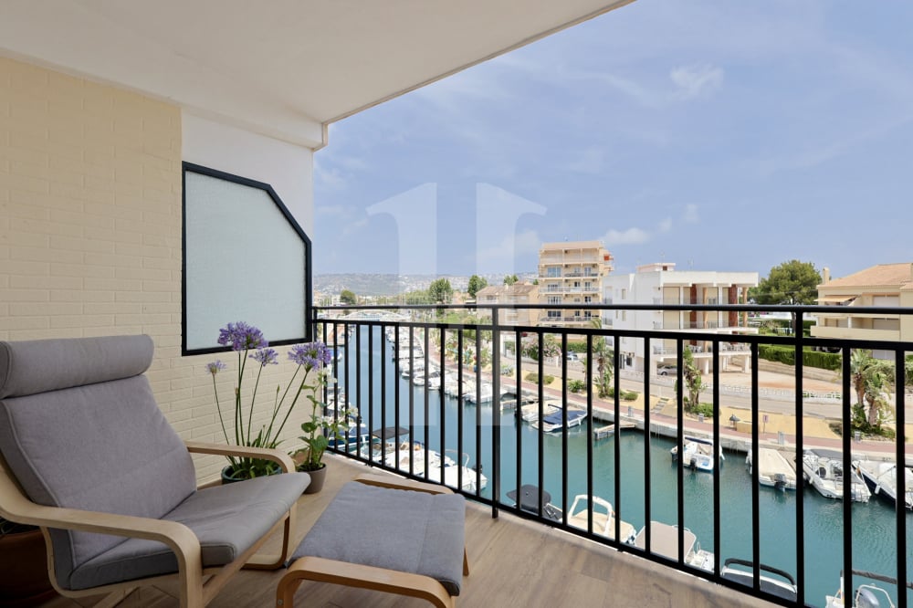 Appartement te koop in Jávea met uitzicht op het Arenal-strand