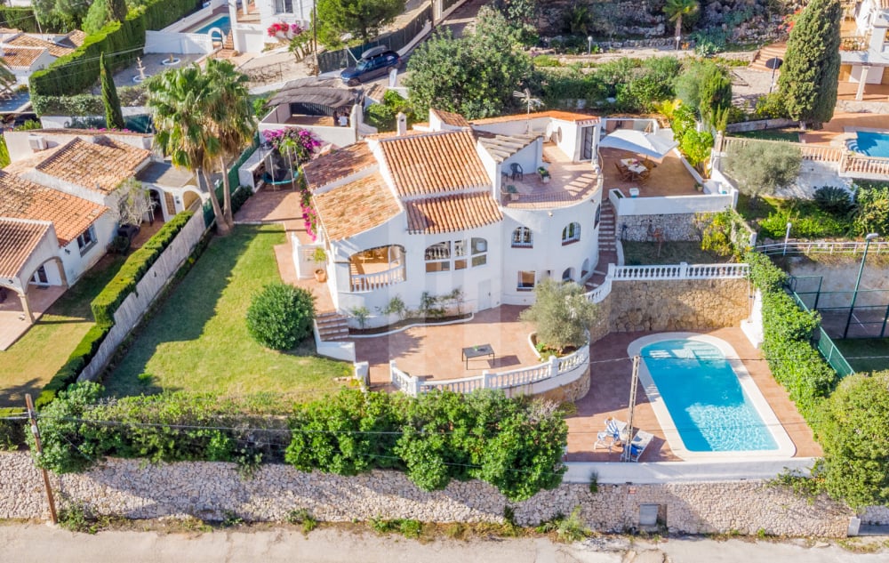 Fantastische villa met zeezicht te koop in Jávea