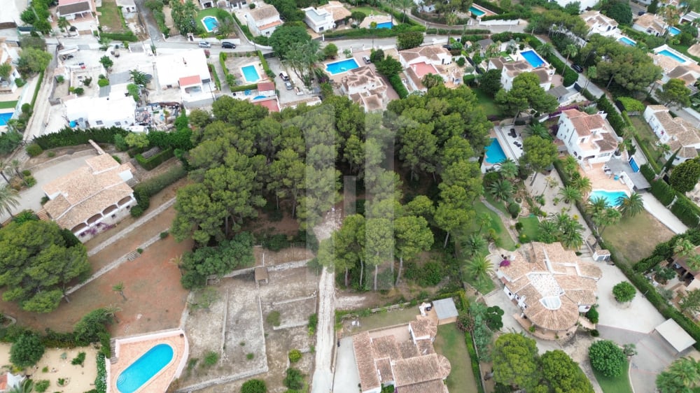 Plot for sale in Javea with sea views.