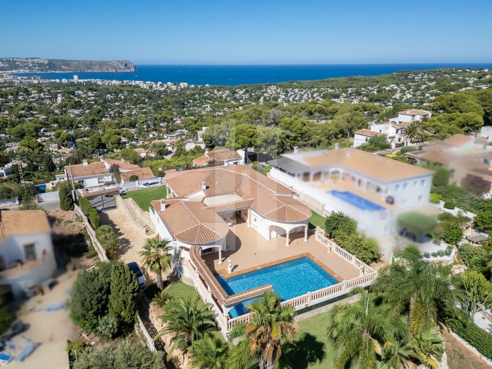 Villa mediterránea con vistas infinitas en Costa Nova Panorama, Jávea