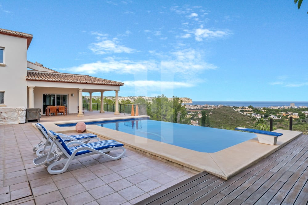 Villa de luxe avec vue imprenable sur la mer à Jávea