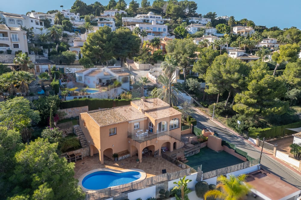 Villa en venta en Javea, a pocos minutos de la playa.