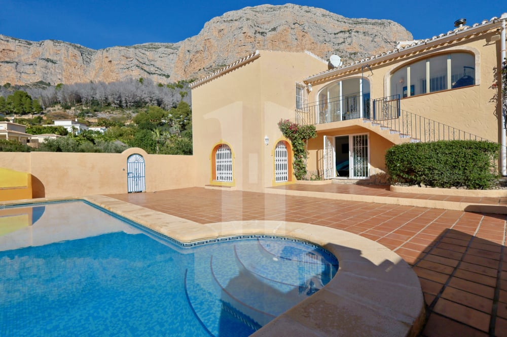 Villa te koop in Jávea, gelegen in de rustige en geliefde wijk Montgó