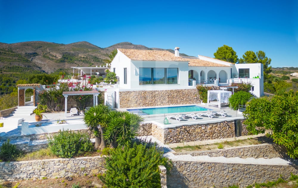 Villa Helena – Mediterrane Elegantie met Zeezicht