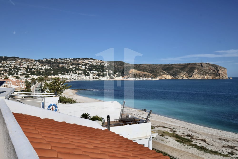 Exclusiva oportunidad en primera línea de mar en el Puerto de Jávea