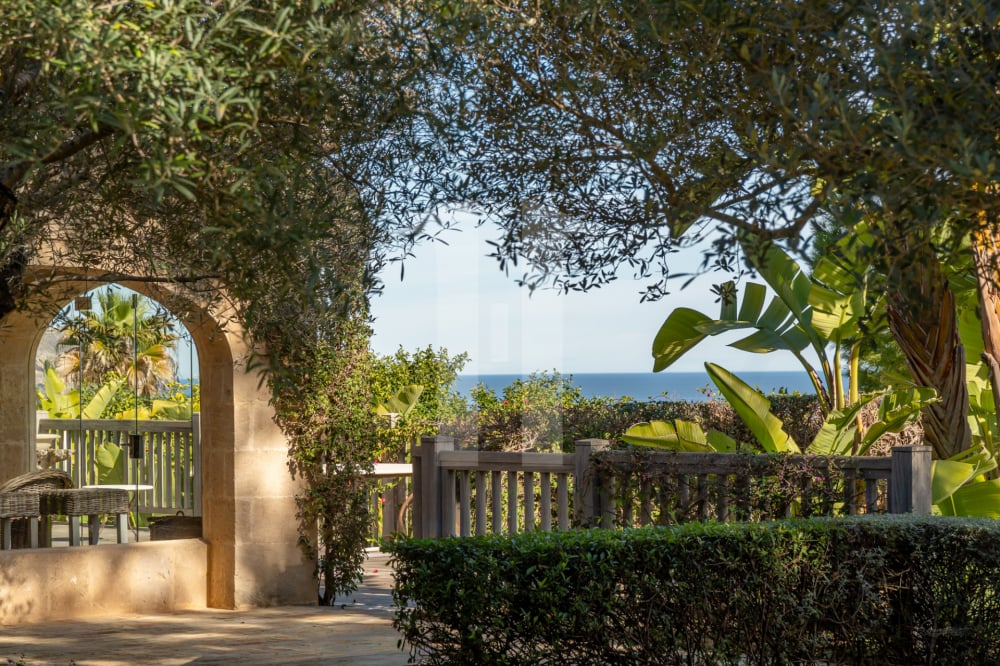 Villa de lujo en venta en Jávea cerca de la Playa del Arenal