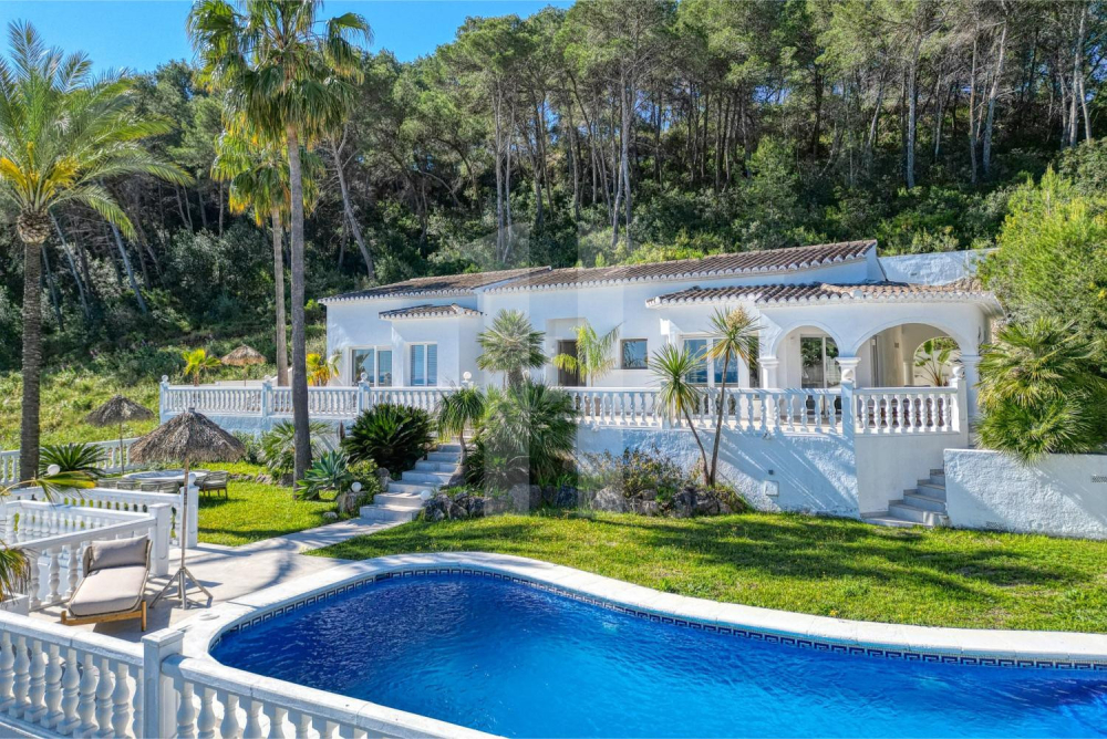 Villa contemporaine rénovée avec vue sur la mer à Jávea