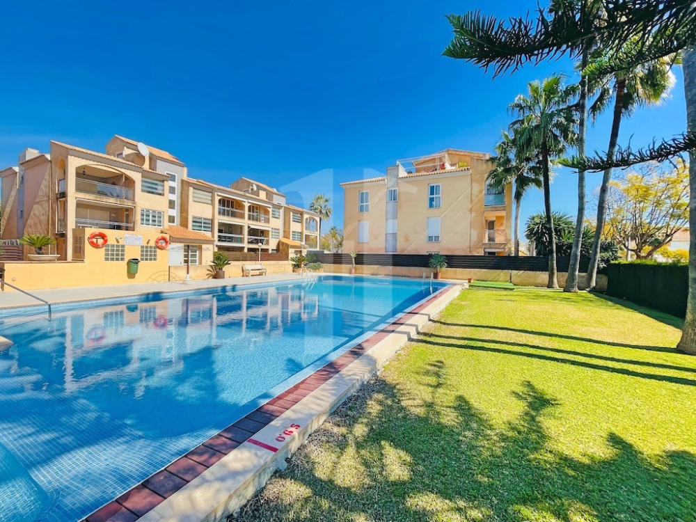 Vivienda en planta baja en una ubicación privilegiada junto al puerto de Jávea