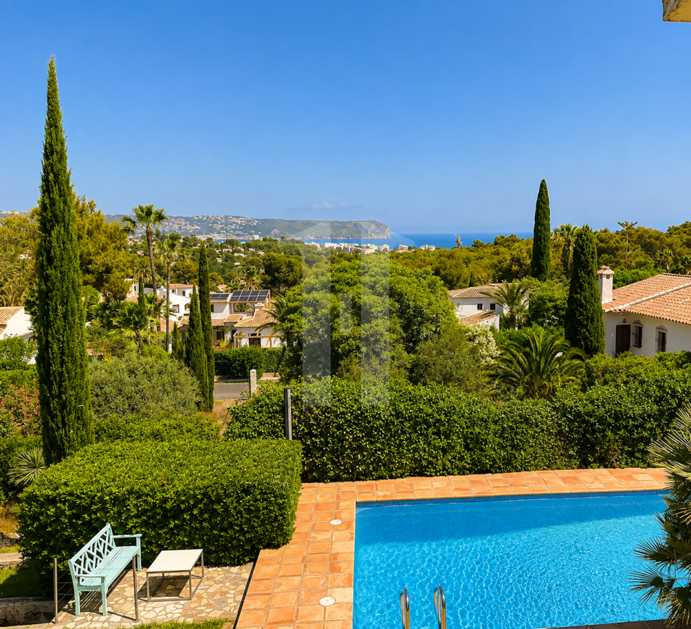 Villa tradicional exclusiva con vistas panorámicas al mar en Cap Martí