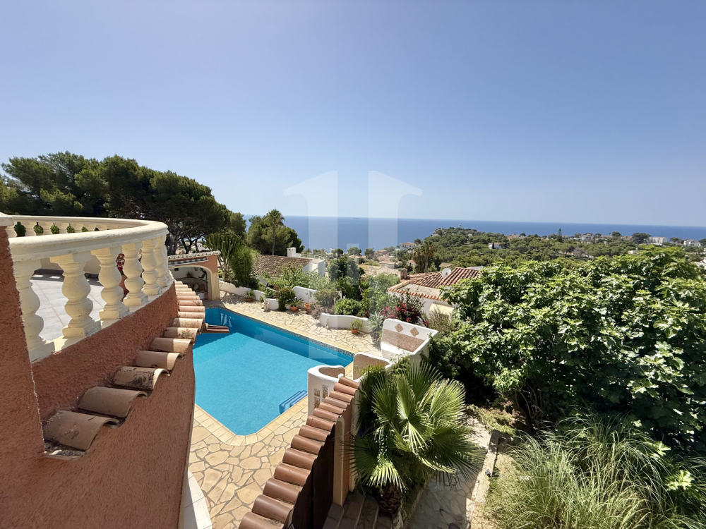 Spacious Family Villa with Pool, Sauna and Mediterranean Sea Views