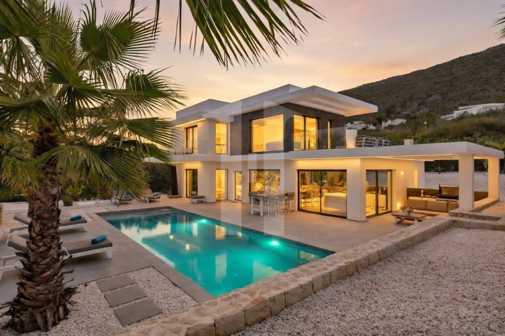 Lujo mediterráneo y máxima eficiencia energética en esta espectacular villa en Jávea