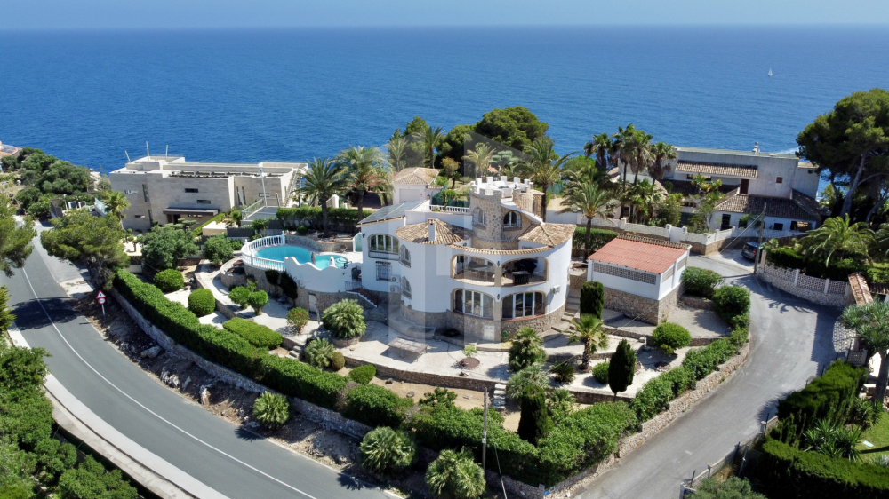 Exclusiva villa mediterránea en venta en Jávea con espectaculares vistas al mar
