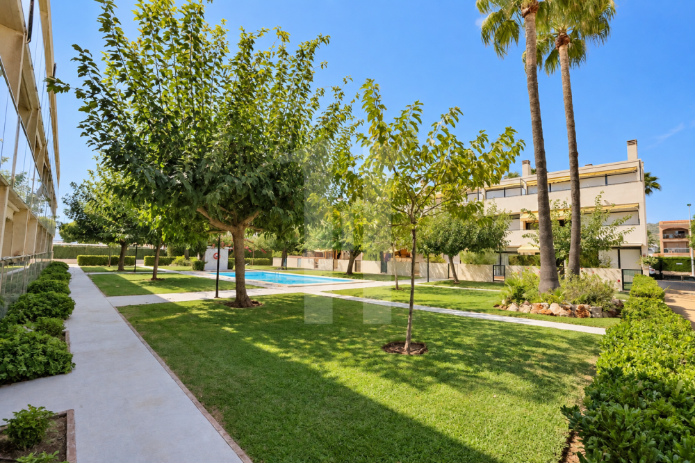 Fantastic renovated ground floor apartment on Avenida Augusta, Jávea
