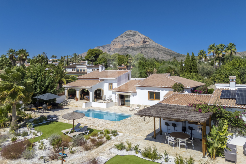Un oasis de privacidad con apartamento de invitados