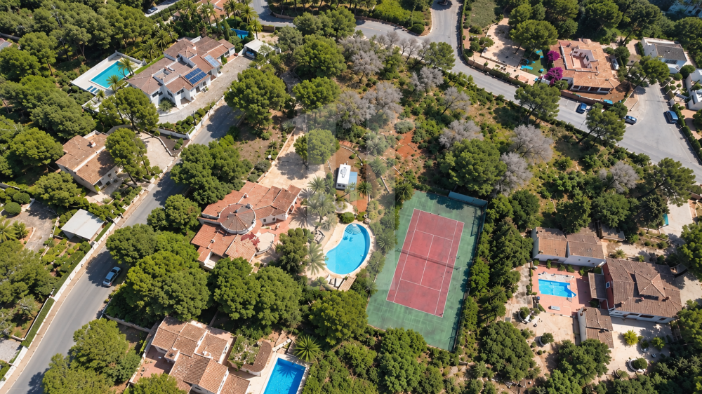 Perceel te koop in Jávea van 5.660 m² met zeezicht, op te splitsen in twee kavels.