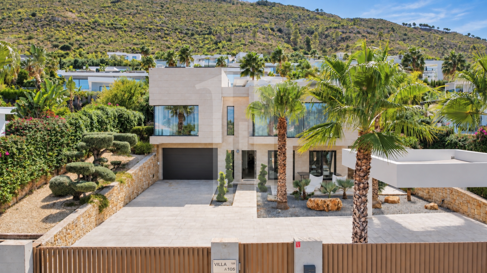 Luxe villa in Jávea met privéspa, verwarmd zwembad en uitzicht op Montgó.